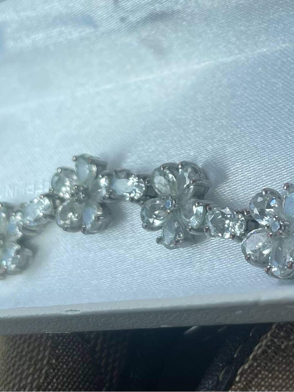 1 bracelet - Picture 2 of 2